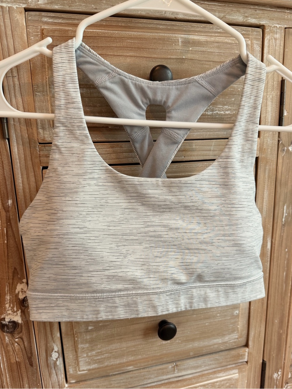 Lululemon Gray Striped Cross Back Sports Bra Medium Support (Size 6)